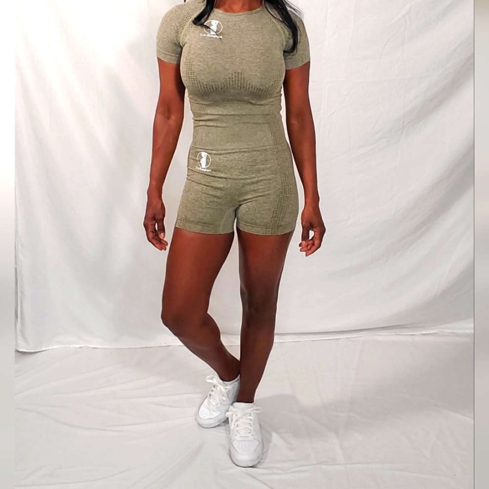 Womens 2 piece seamless short set